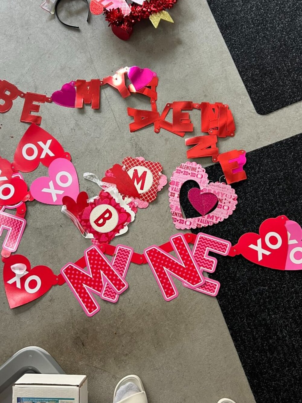 Red/Pink Valentine's Day Party Garland Banner Set for Festive Home Decorations